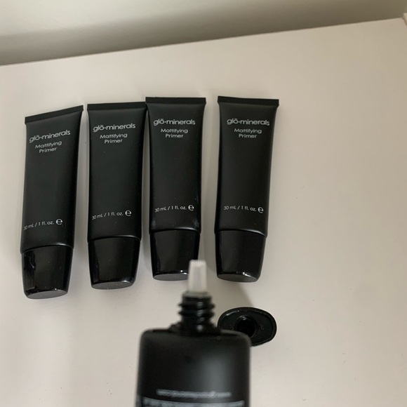 Glo minerals Mattefying primer lot - Picture 3 of 5